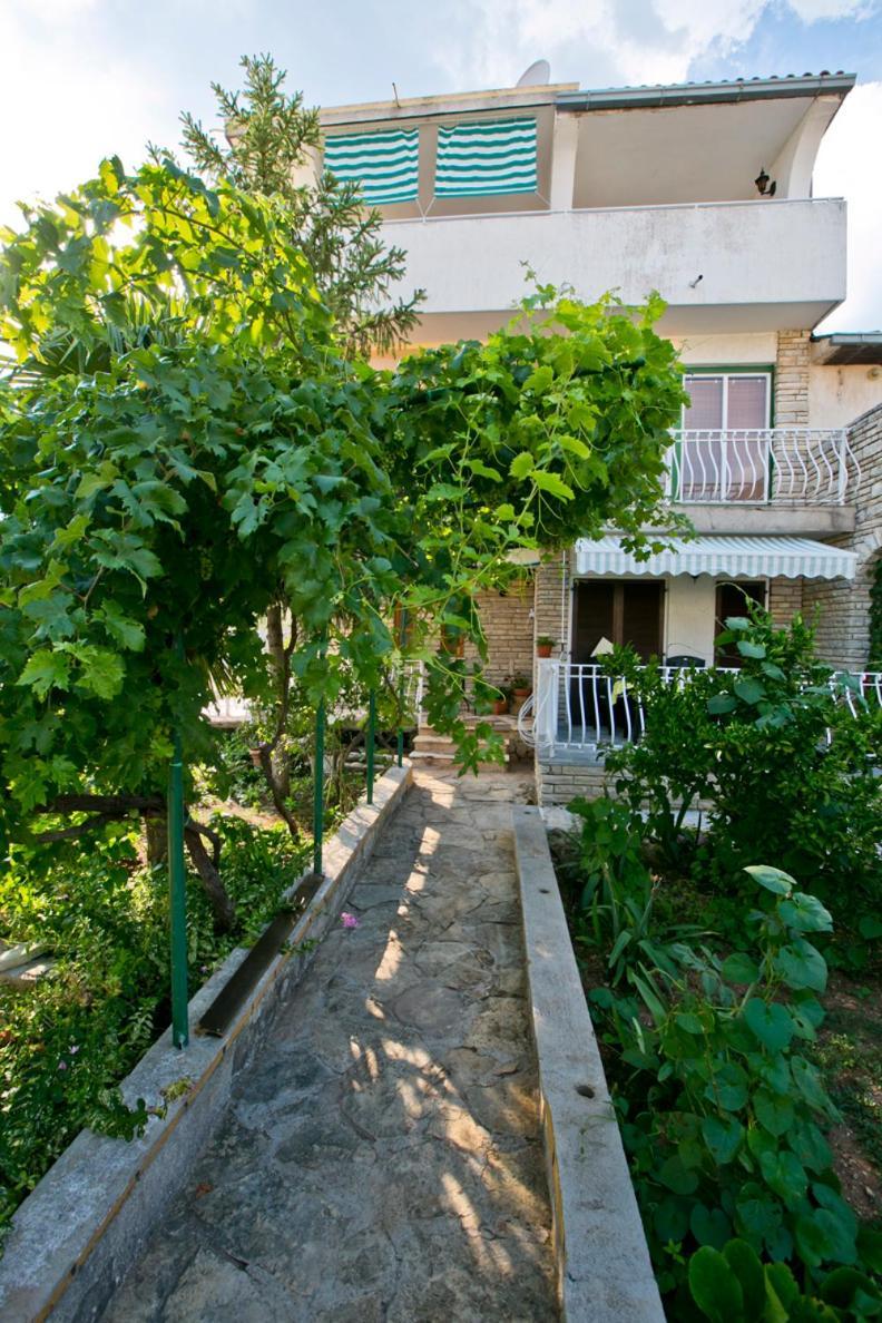 Apartmani Trlaja Vodice Ngoại thất bức ảnh