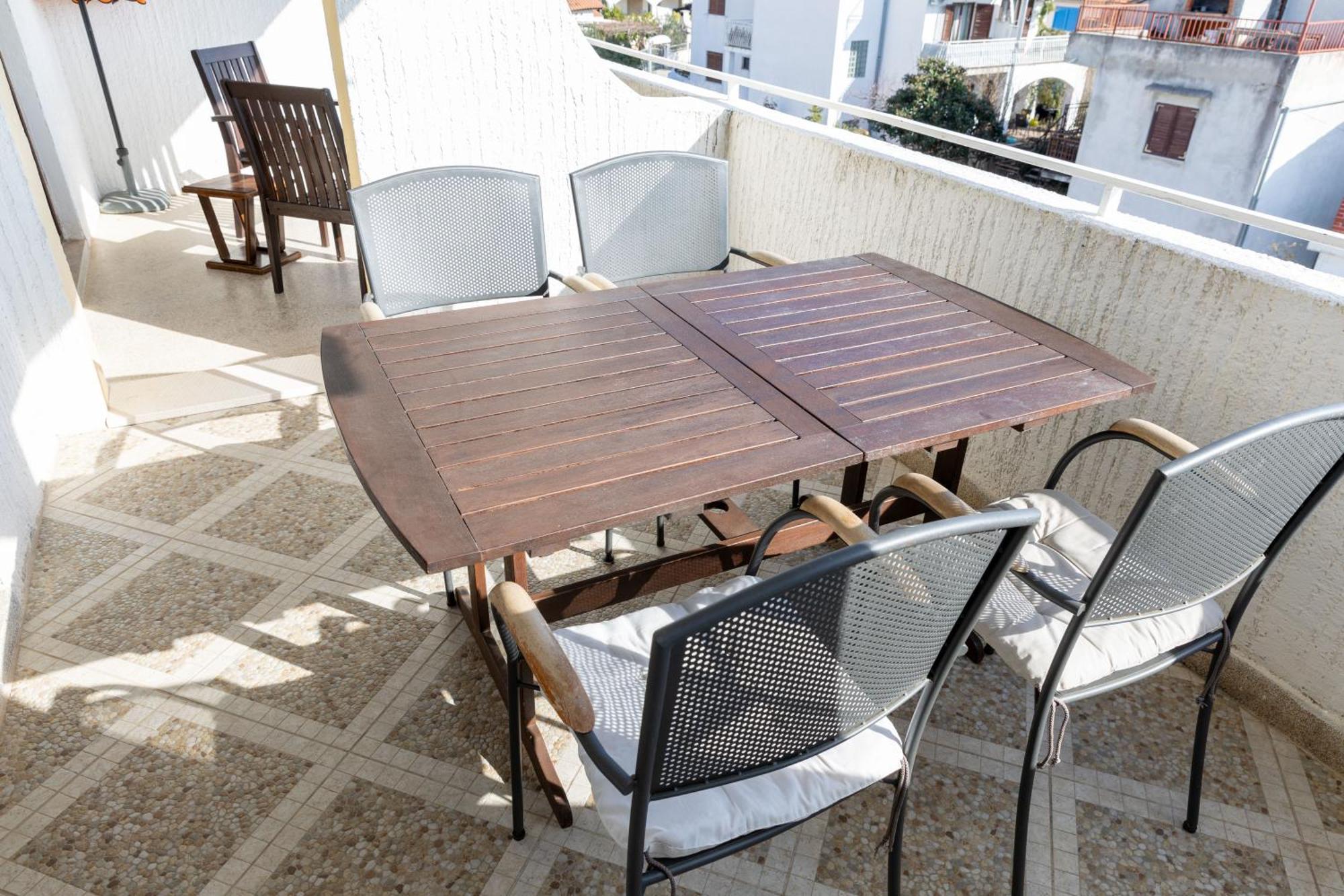 Apartmani Trlaja Vodice Ngoại thất bức ảnh